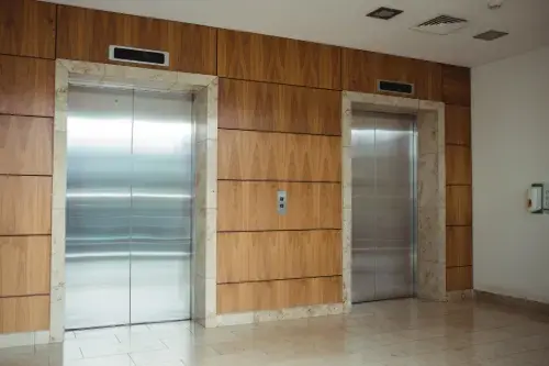 Elevadores em Cotia
