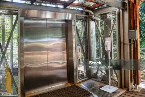 Elevadores no Granja Viana